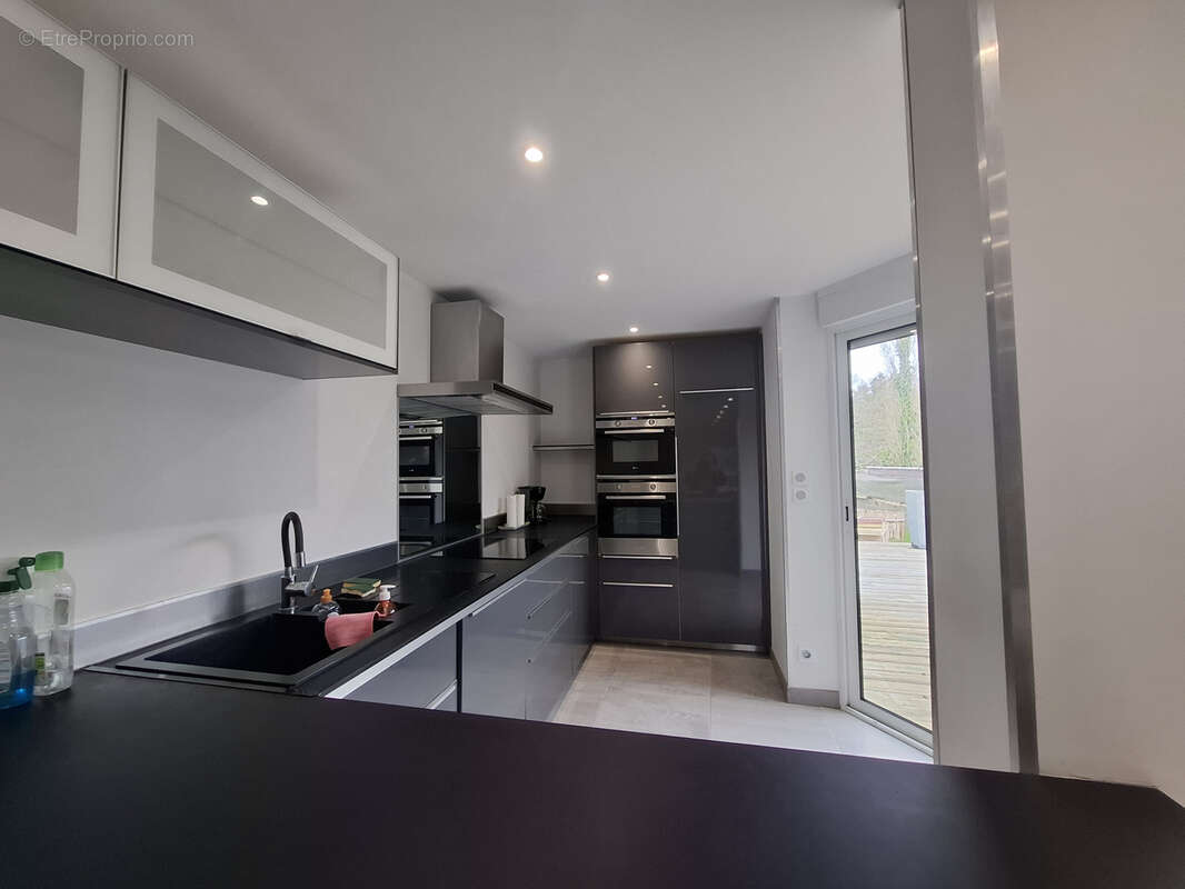 Maison à SAINT-ETIENNE-DE-MER-MORTE