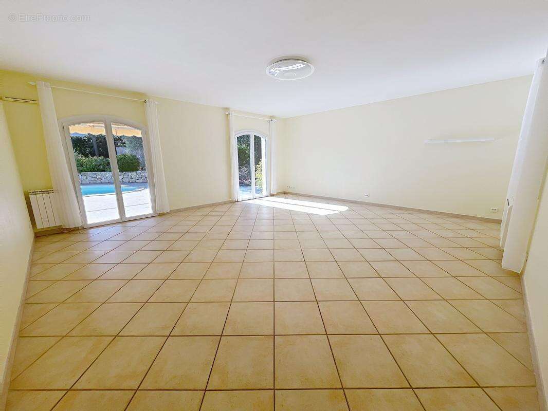 Maison à SAINT-RAPHAEL