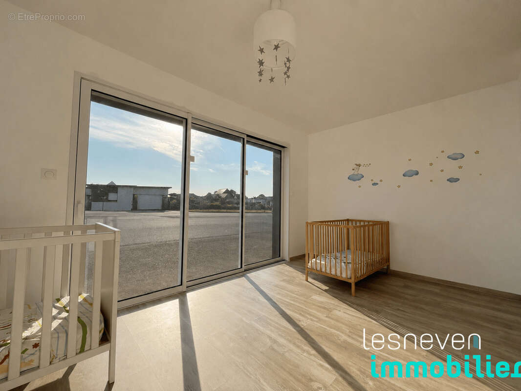 Maison 82 m² à Kerlouan  - photo 6