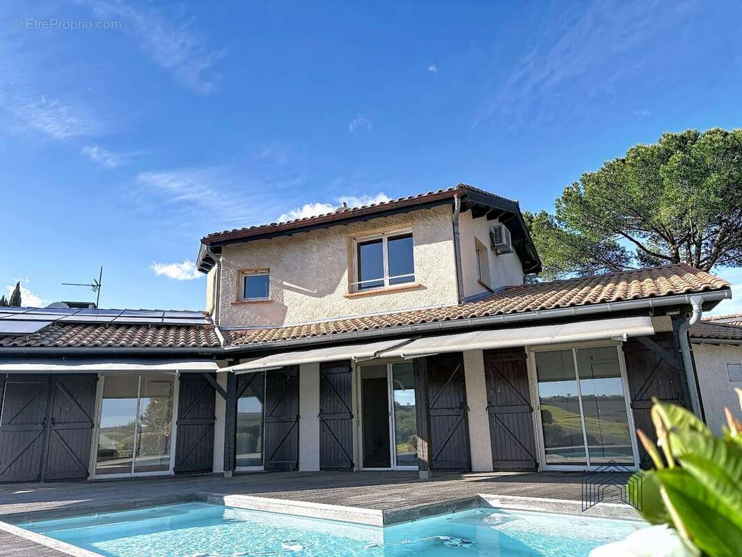 Maison à LACROIX-FALGARDE