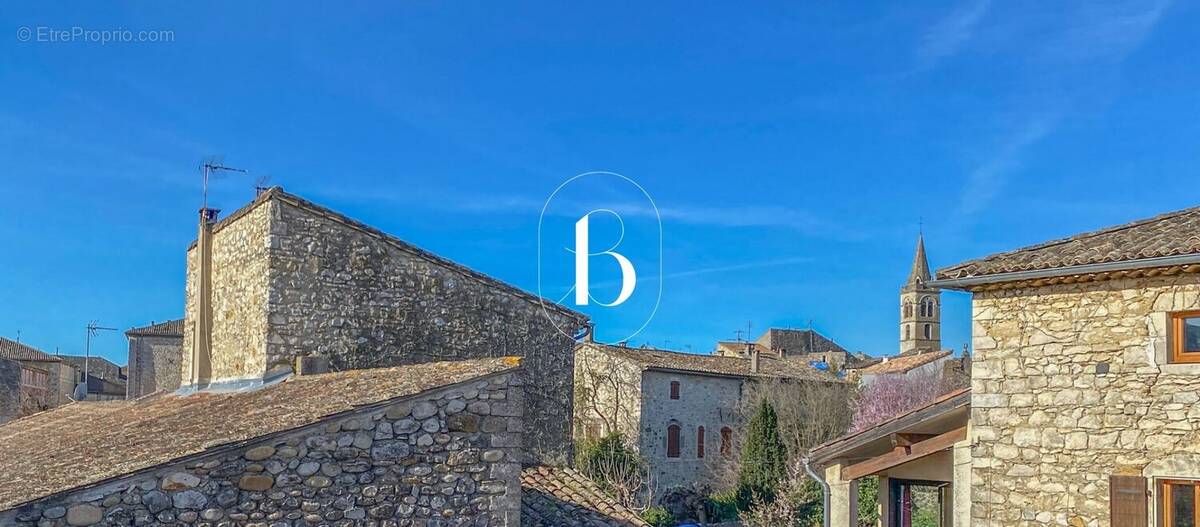 Appartement à VALLON-PONT-D'ARC