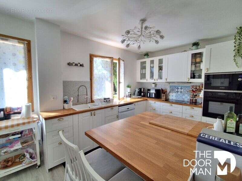 Maison à LE PERRAY-EN-YVELINES