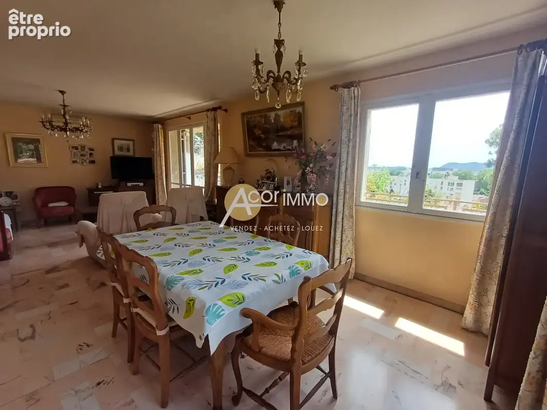 Toulon   une propriété 5 chambres sur  plus de 10 000m2 de terrain - photo 13
