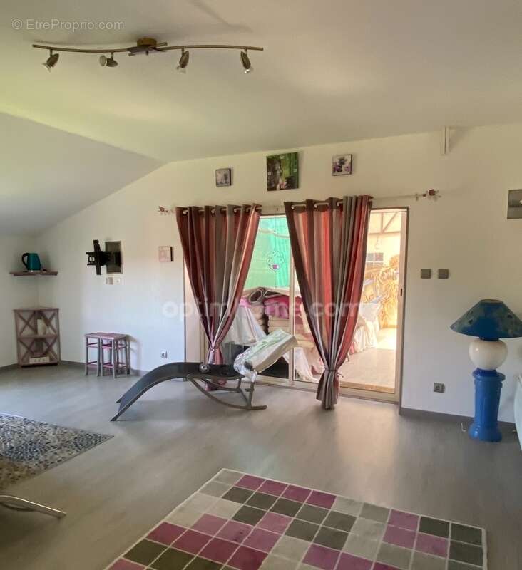 Maison à L&#039;ISLE-D&#039;ESPAGNAC