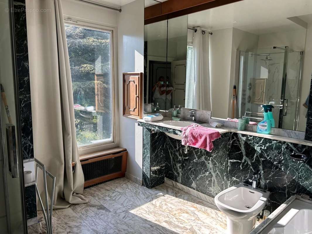 Terrain à CHENNEVIERES-SUR-MARNE