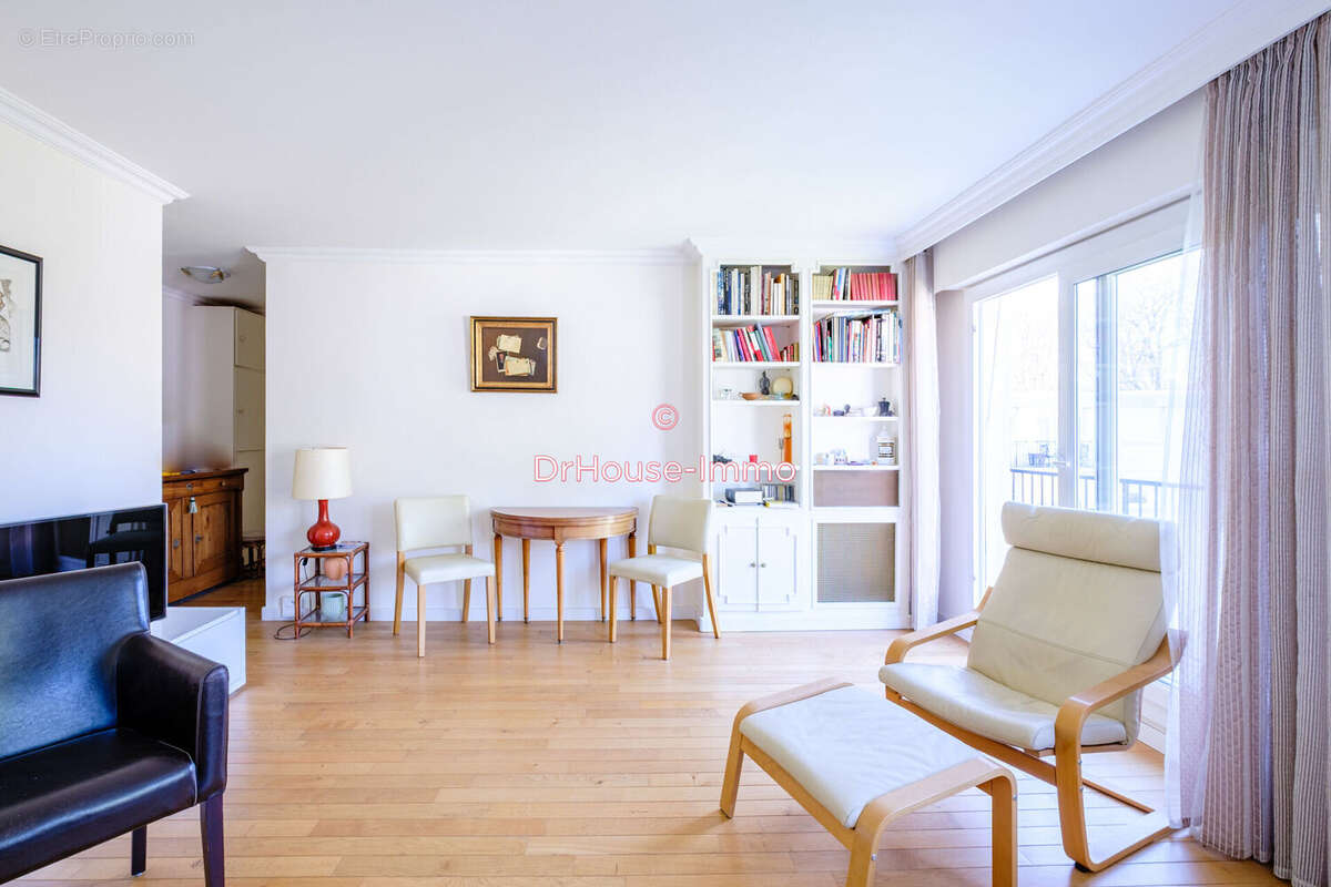 Appartement à VILLE-D'AVRAY