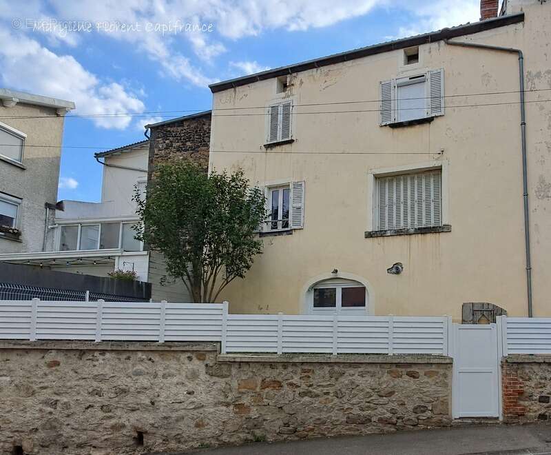 Maison à CEYRAT