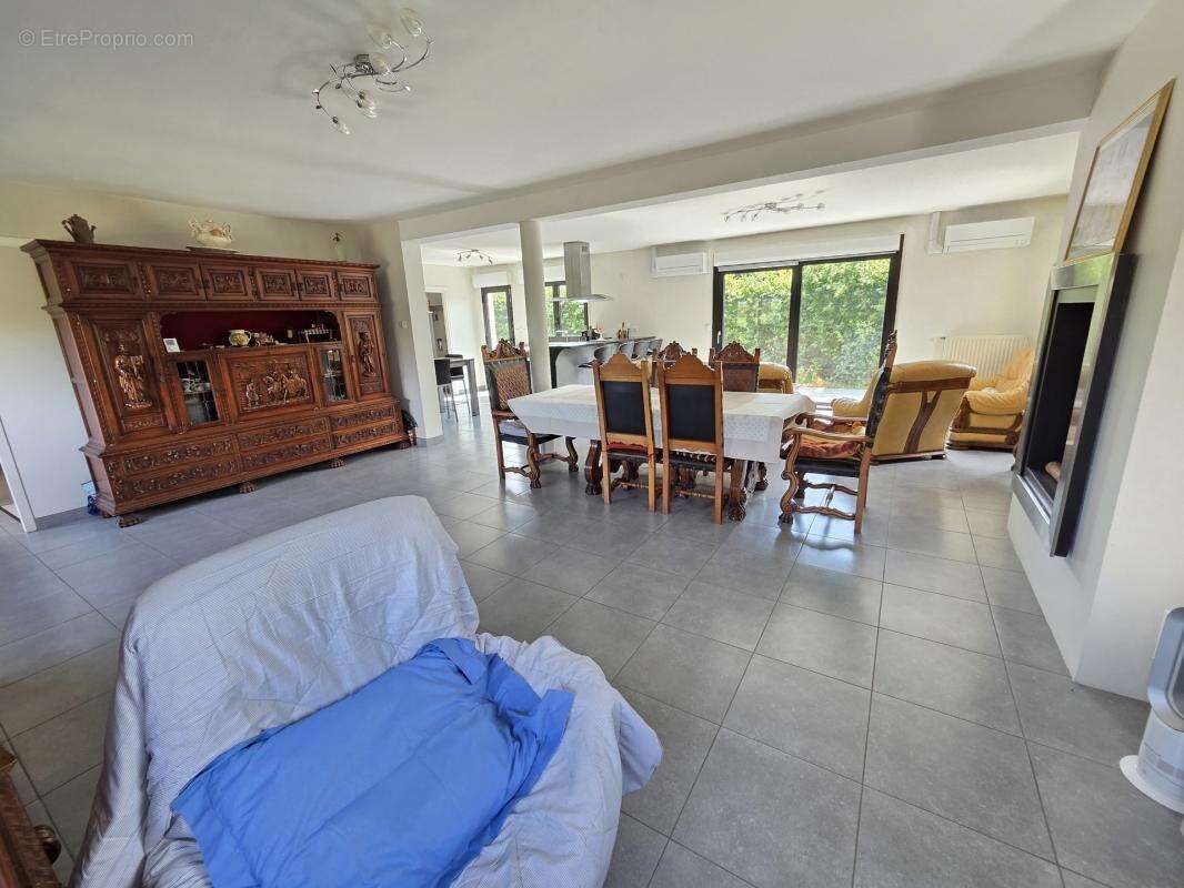 Pavillon contemporain recent offrant 220m² hab sur 2000m² - photo 3