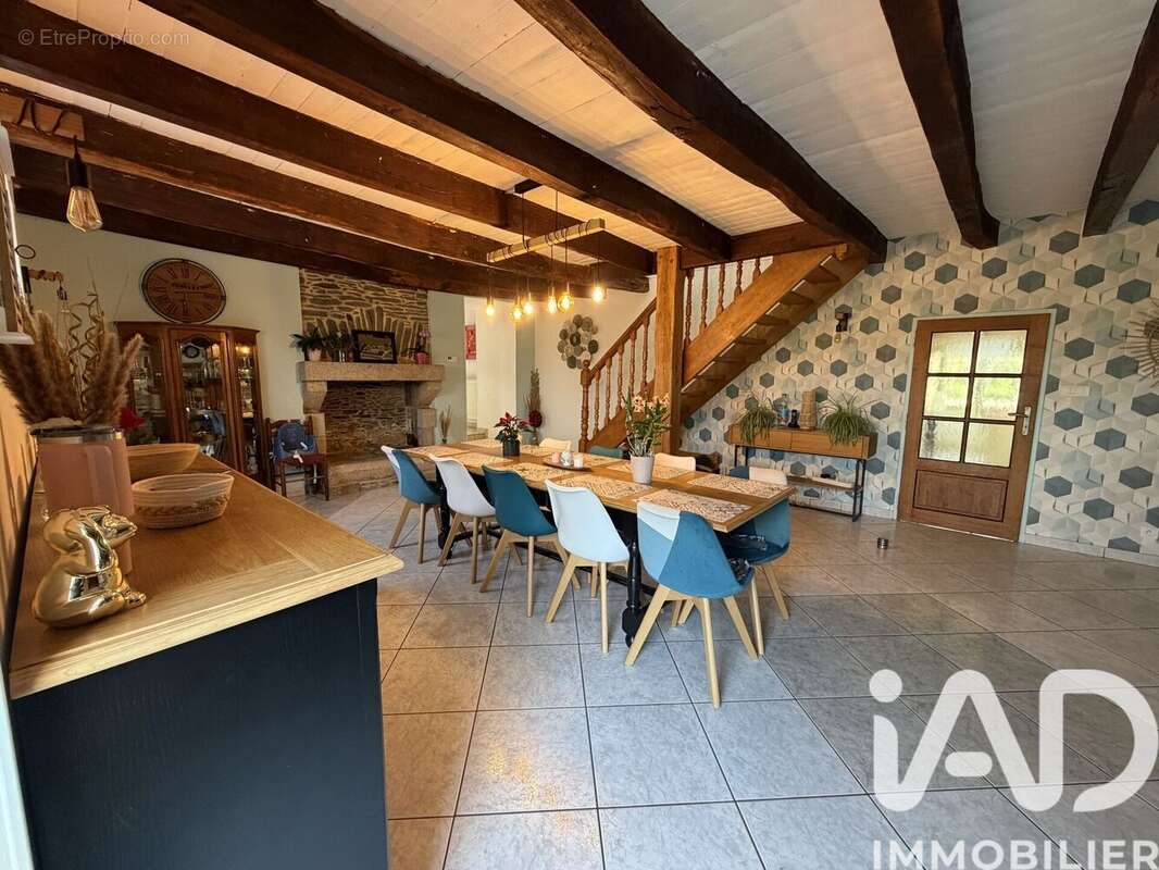 Maison 212 m² à Moreac  - photo 3