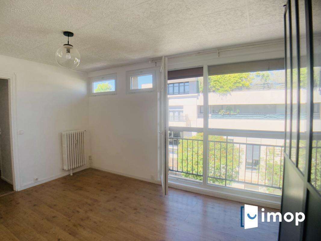 Appartement à SURESNES