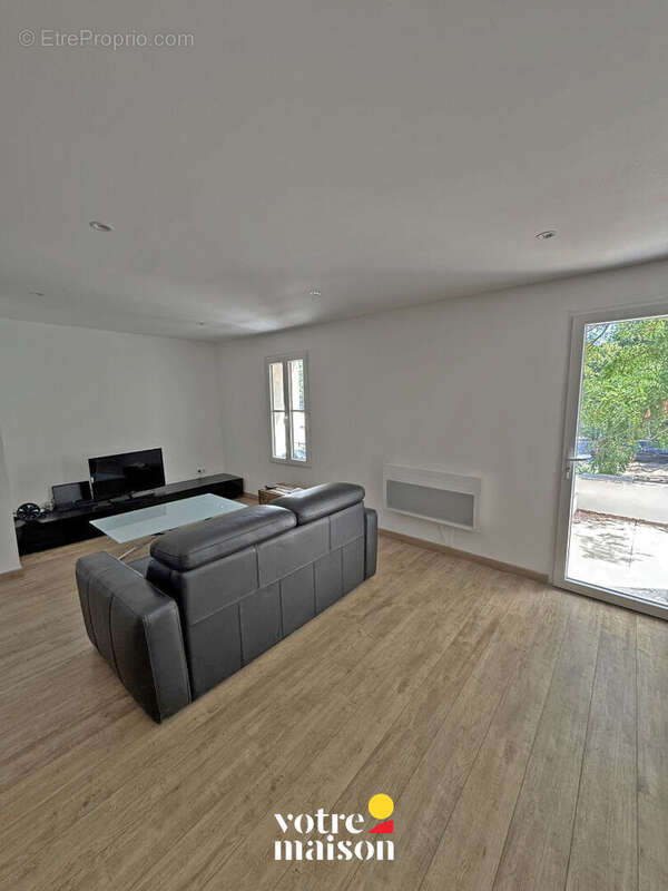 Appartement à PEYNIER