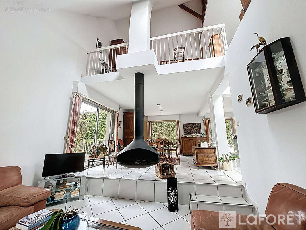 Maison à LA VILLE-DU-BOIS