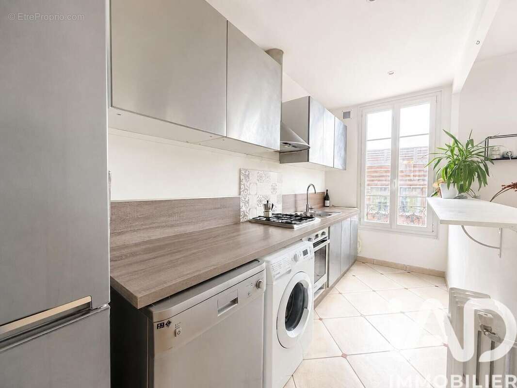 Photo 3 - Appartement à COURBEVOIE