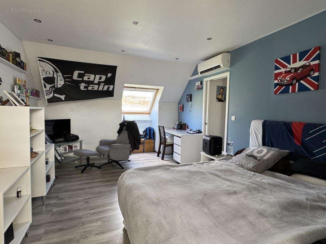 Maison à PONT-SUR-YONNE