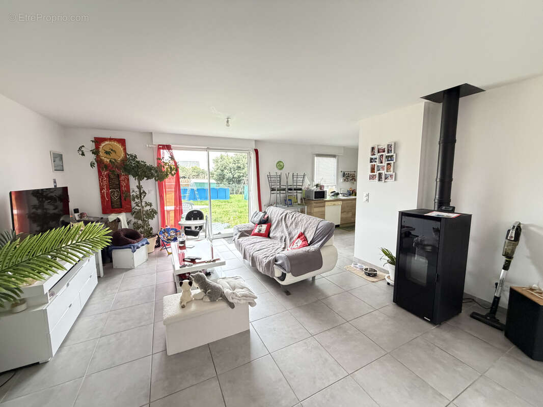 Maison à SOULAIRE-ET-BOURG