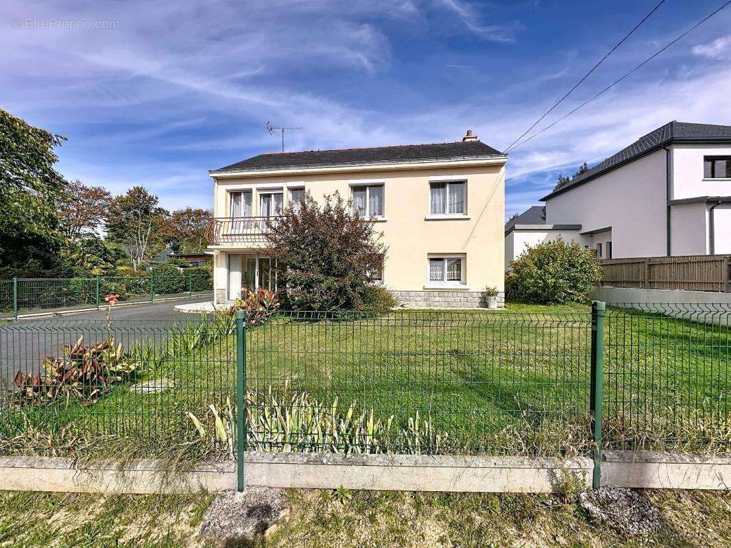 Maison à LA CHAPELLE-LAUNAY
