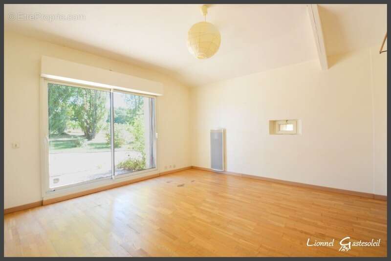 Maison à LES LEVES-ET-THOUMEYRAGUES