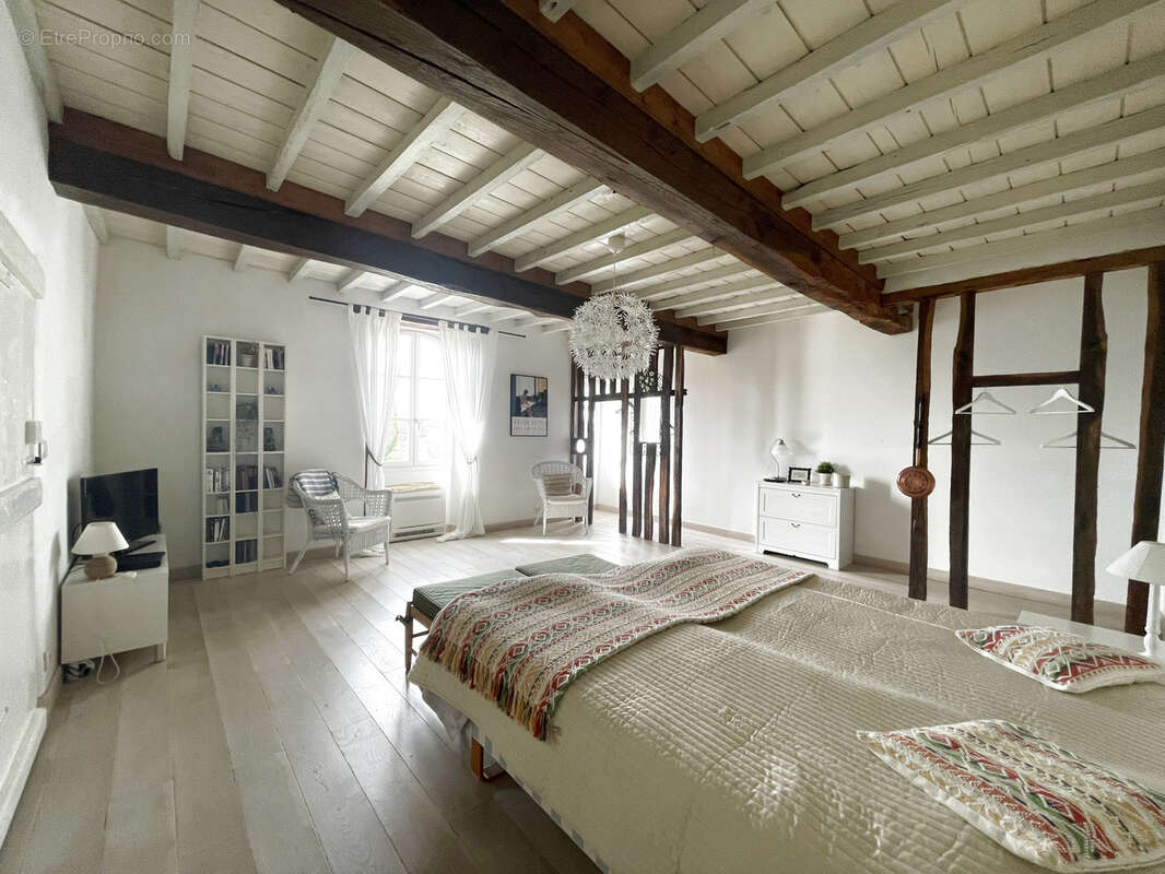 maison de maitre avec piscine intérieur et dependances aménagéables - photo 14