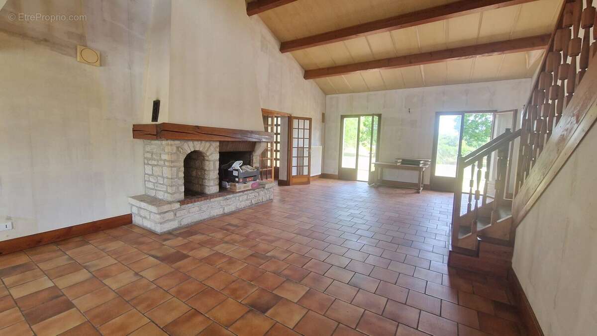 Maison 210 m² à Vallans  - photo 6