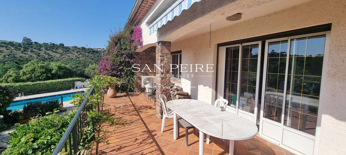 Maison à LES ISSAMBRES
