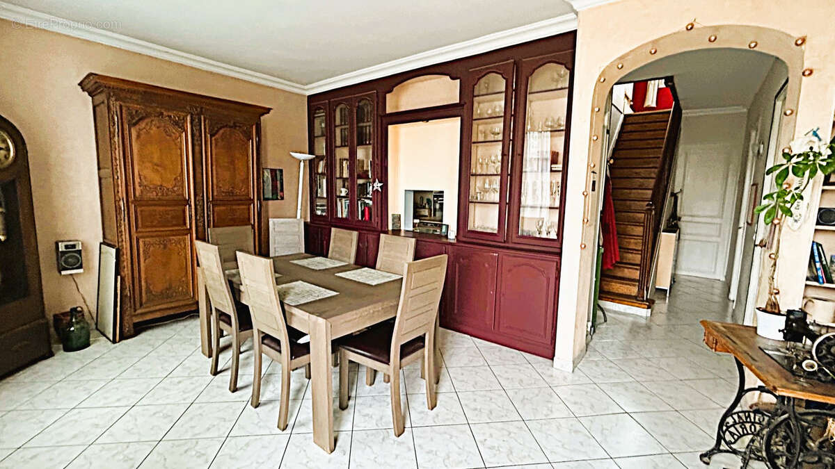 Maison à BEAUCHAMP