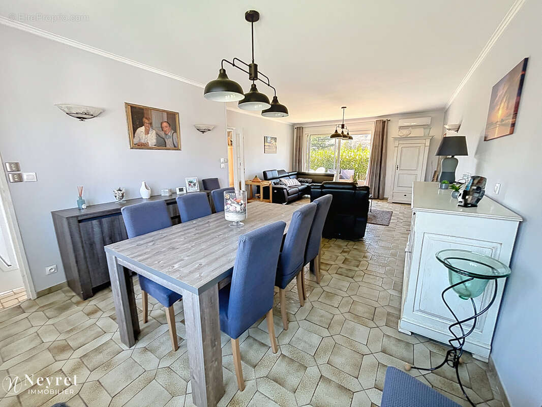 Maison à MONTAGNY