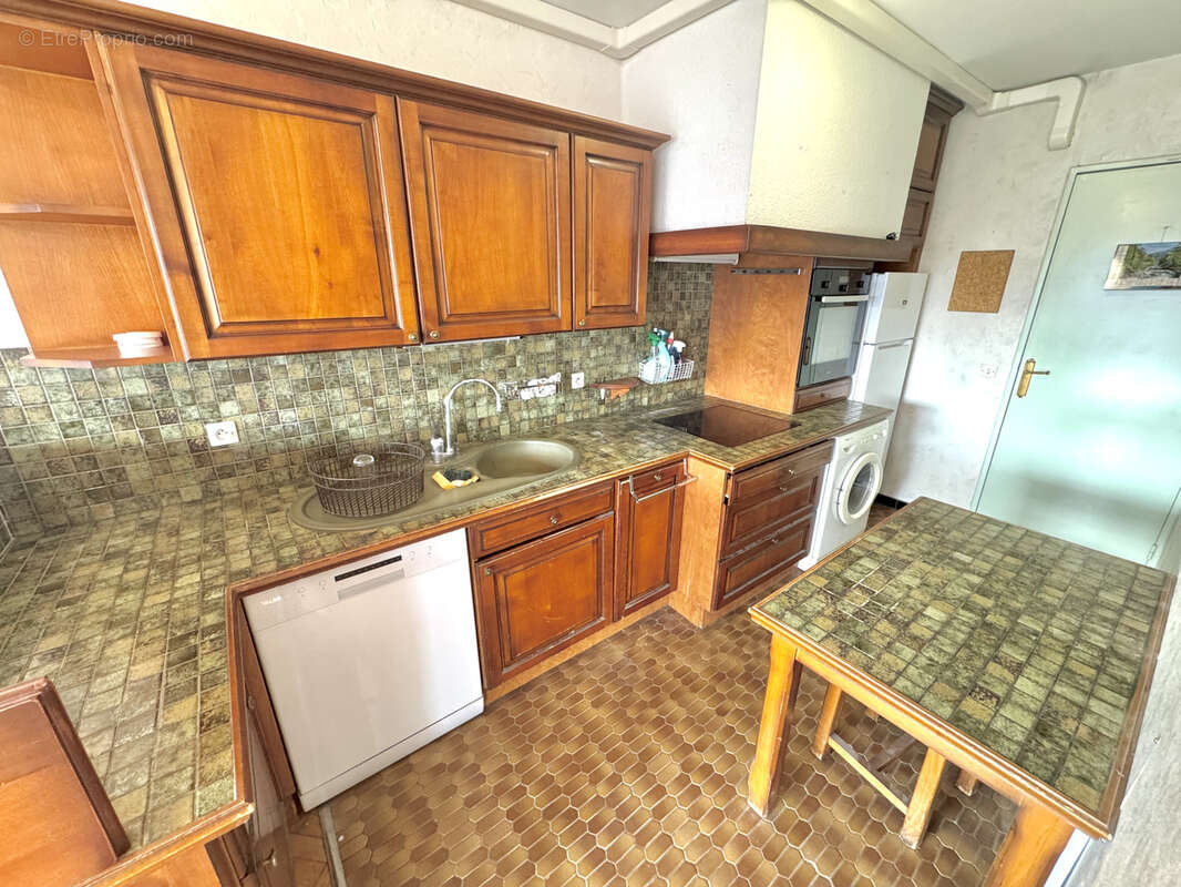 Appartement à MARSEILLE-5E