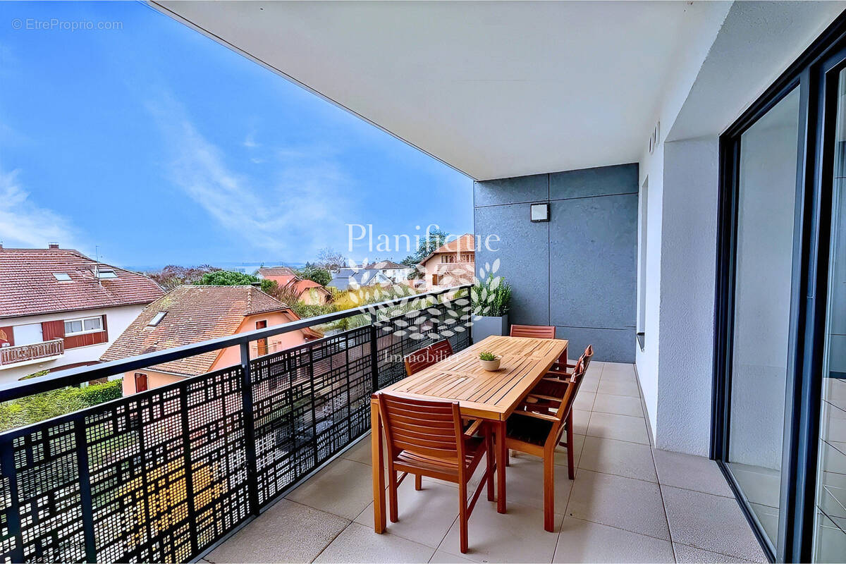 Appartement à VILLE-LA-GRAND