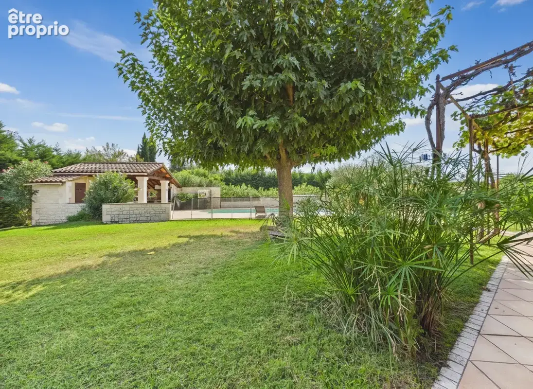 À vendre   Villa d’exception de plain-pied avec gîte indépendant à Graveson - photo 9