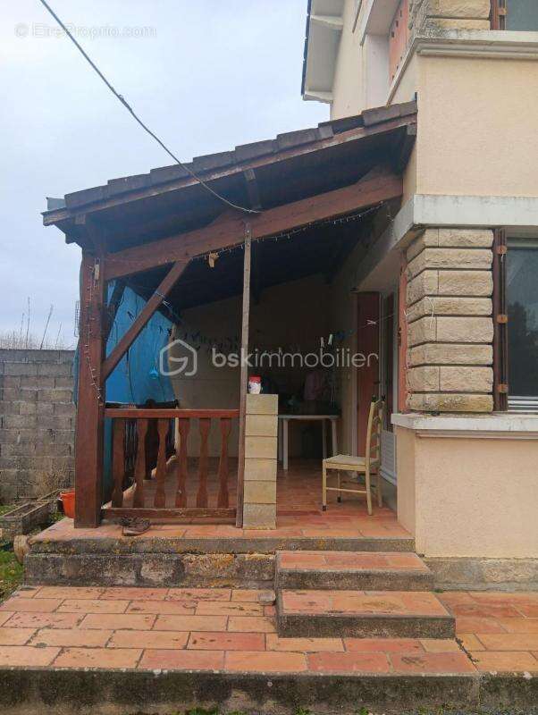 Maison à CHEF-BOUTONNE