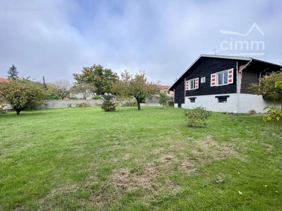 Maison à MONTROND-LES-BAINS