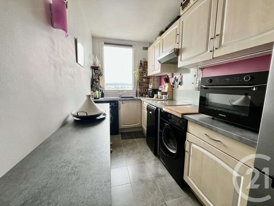 Appartement à SAINT-MAUR-DES-FOSSES