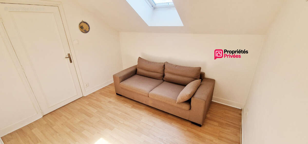 Local commercial/artisanal de 208 m² + Maison 138 m² - 6 pièces - 4 ch - terrasse - photo 12