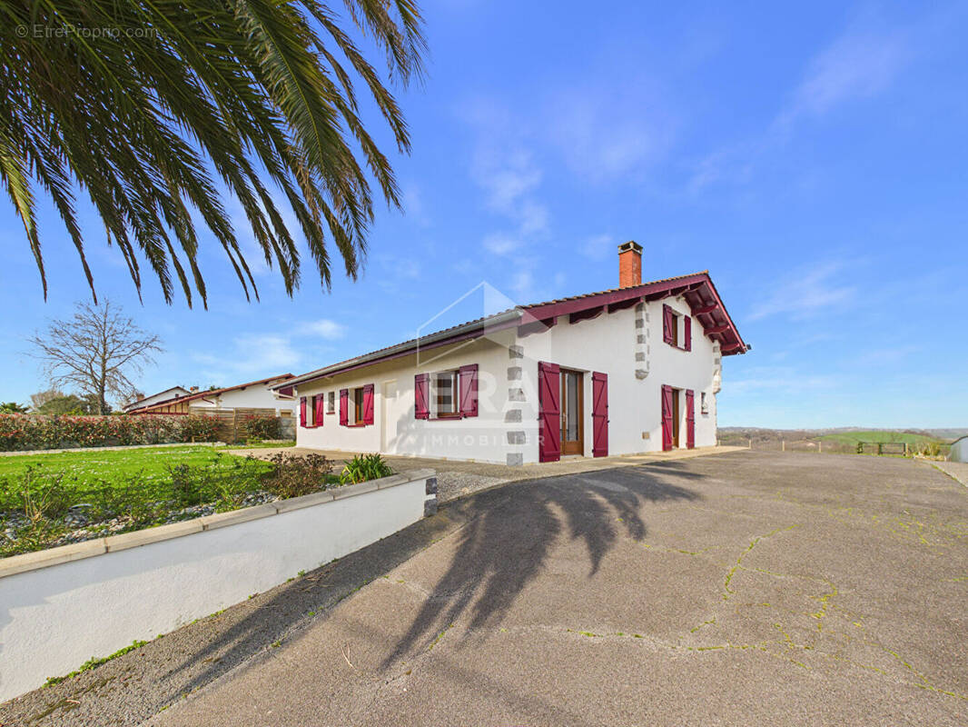 Maison à LA BASTIDE-CLAIRENCE