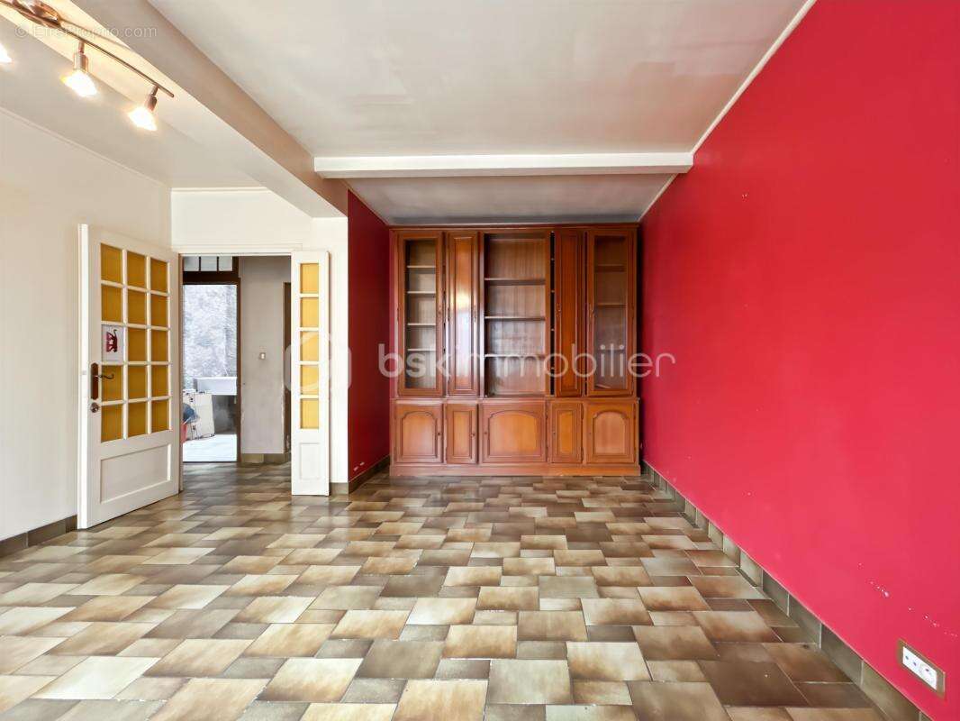 Maison à PONT-SUR-YONNE