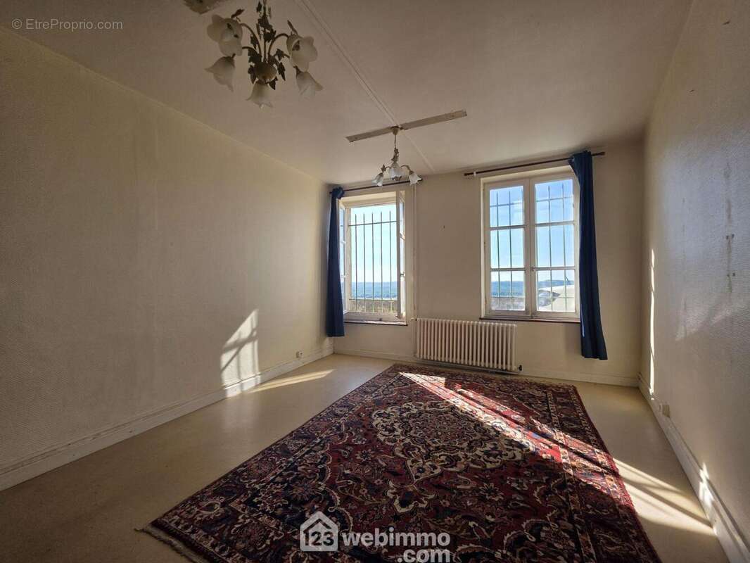 Appartement 180 m² à Laon  - photo 3