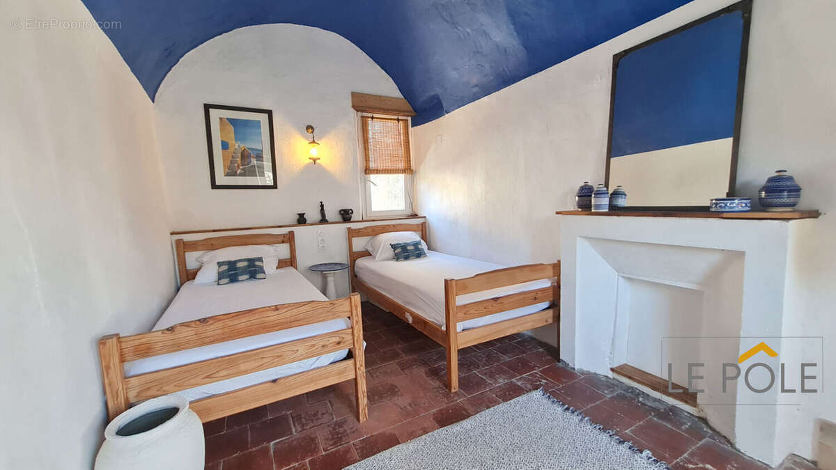 Maison de Ville à  Saint Marcel d'Ardèche de 148m² Habitables - 4 Chambres - ESPACE EXTERIEUR - photo 10