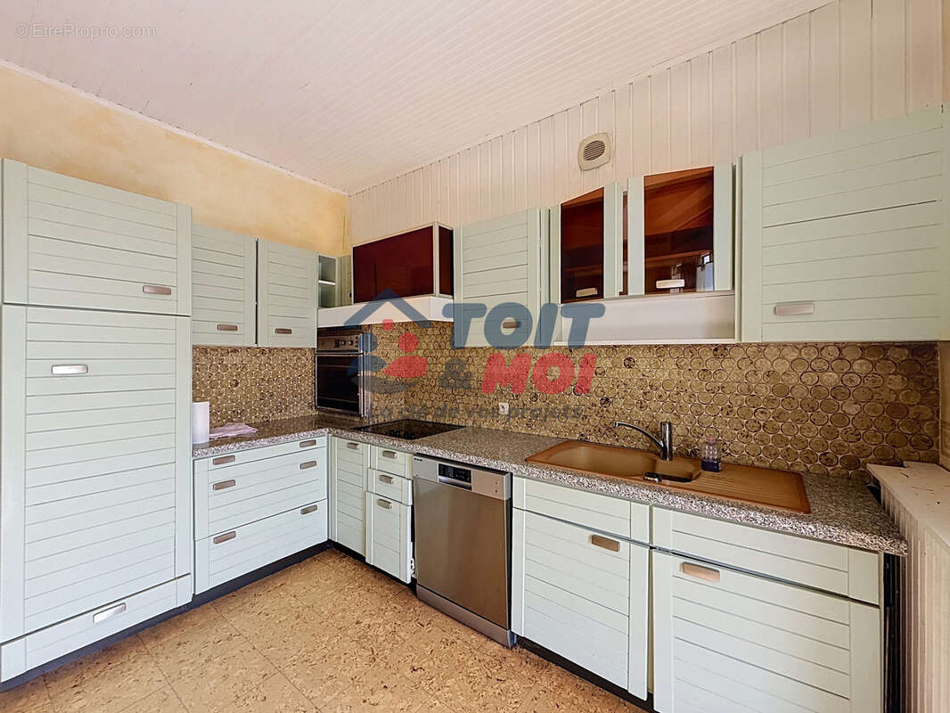 Maison à vendre à Vesoul avec piscine   125 m2   4 chambres   Terrain 629 m2   Double garage - photo 6