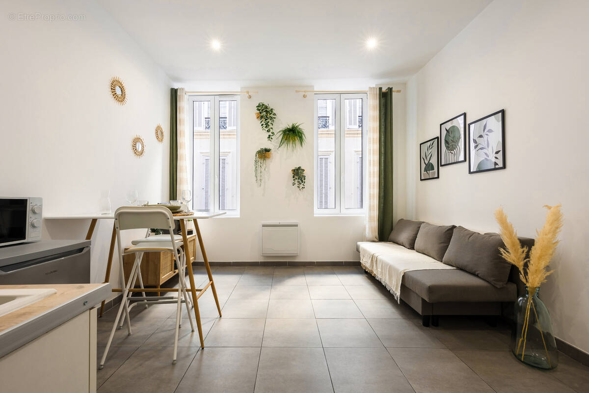 Appartement à MARSEILLE-1E