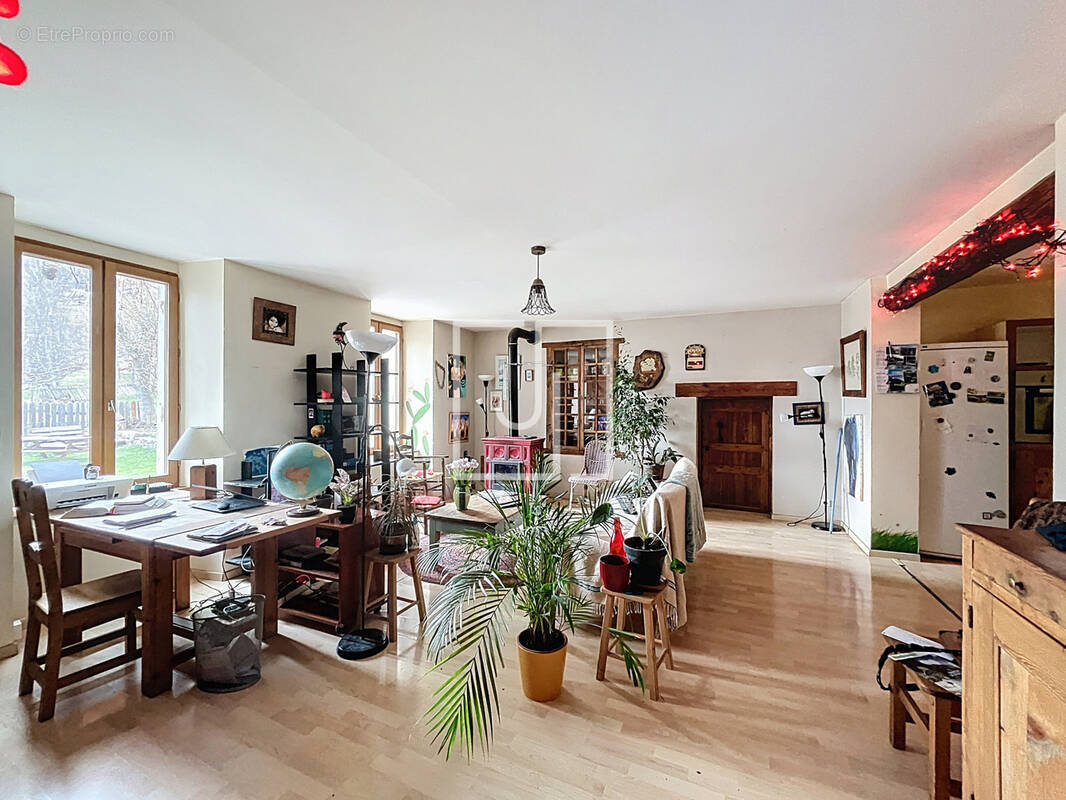 Appartement à SAINT-PAUL-SUR-UBAYE