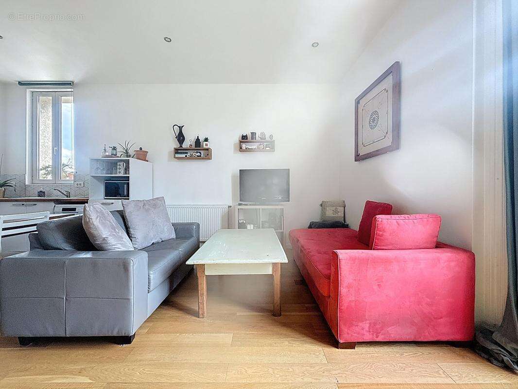 Appartement - Duplex - 3 Chambres - Garage - Place de parking - Proche commodités - photo 4