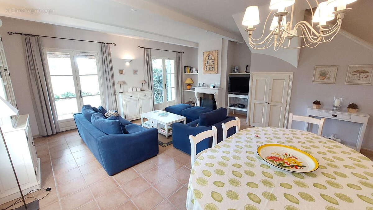 Maison à LA MOTTE