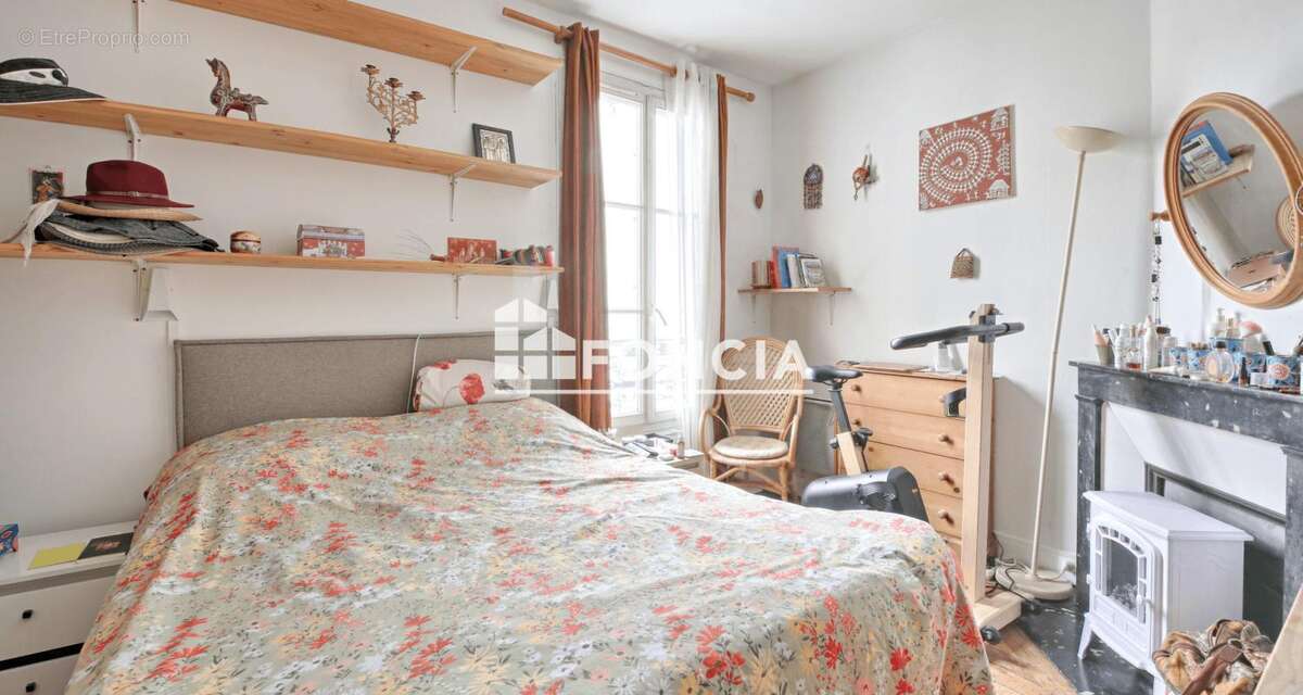 Appartement à PARIS-14E
