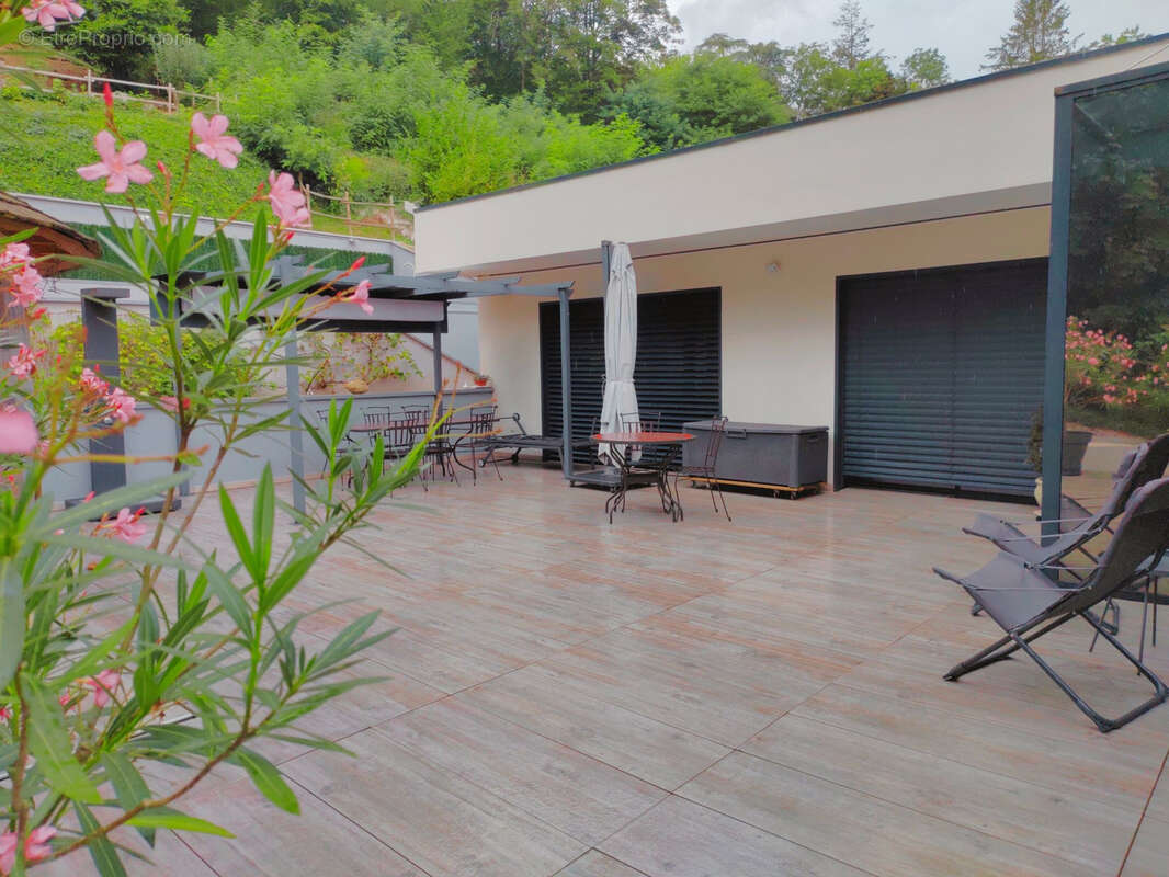 Maison à CHARBONNIERES-LES-BAINS