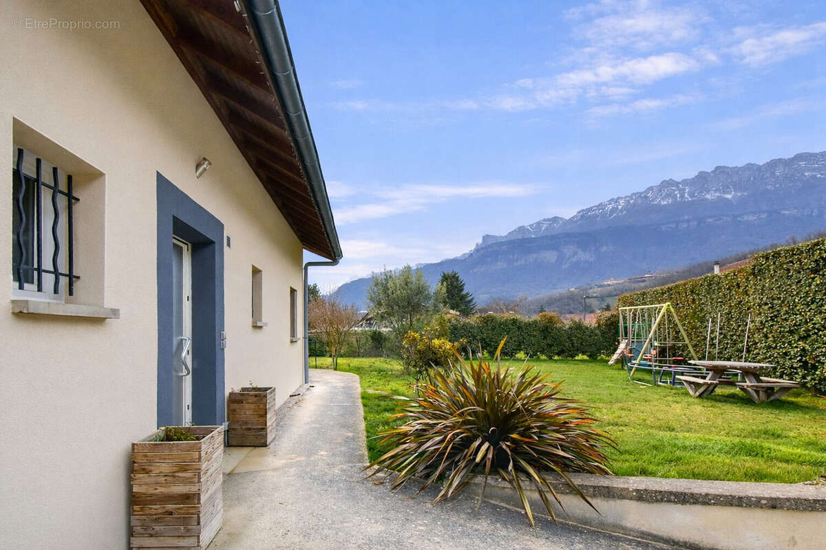 Maison 160 m² à Barraux  - photo 3