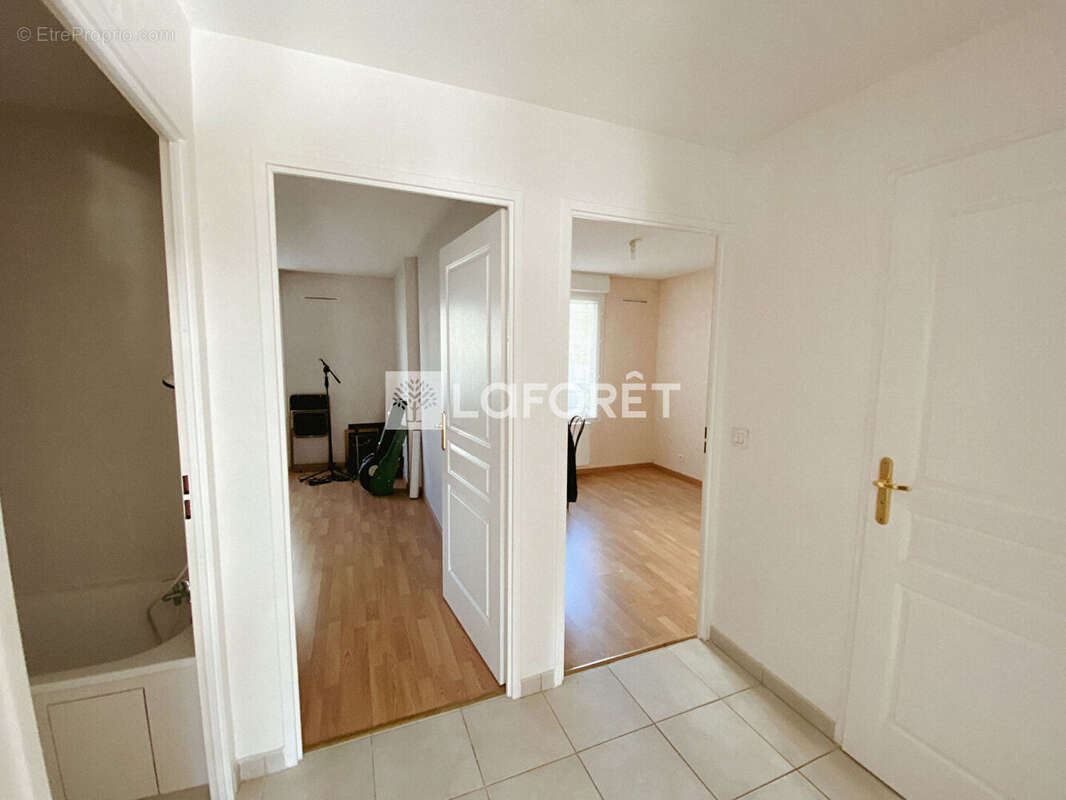 Appartement à SAINT-MARTIN-D'HERES