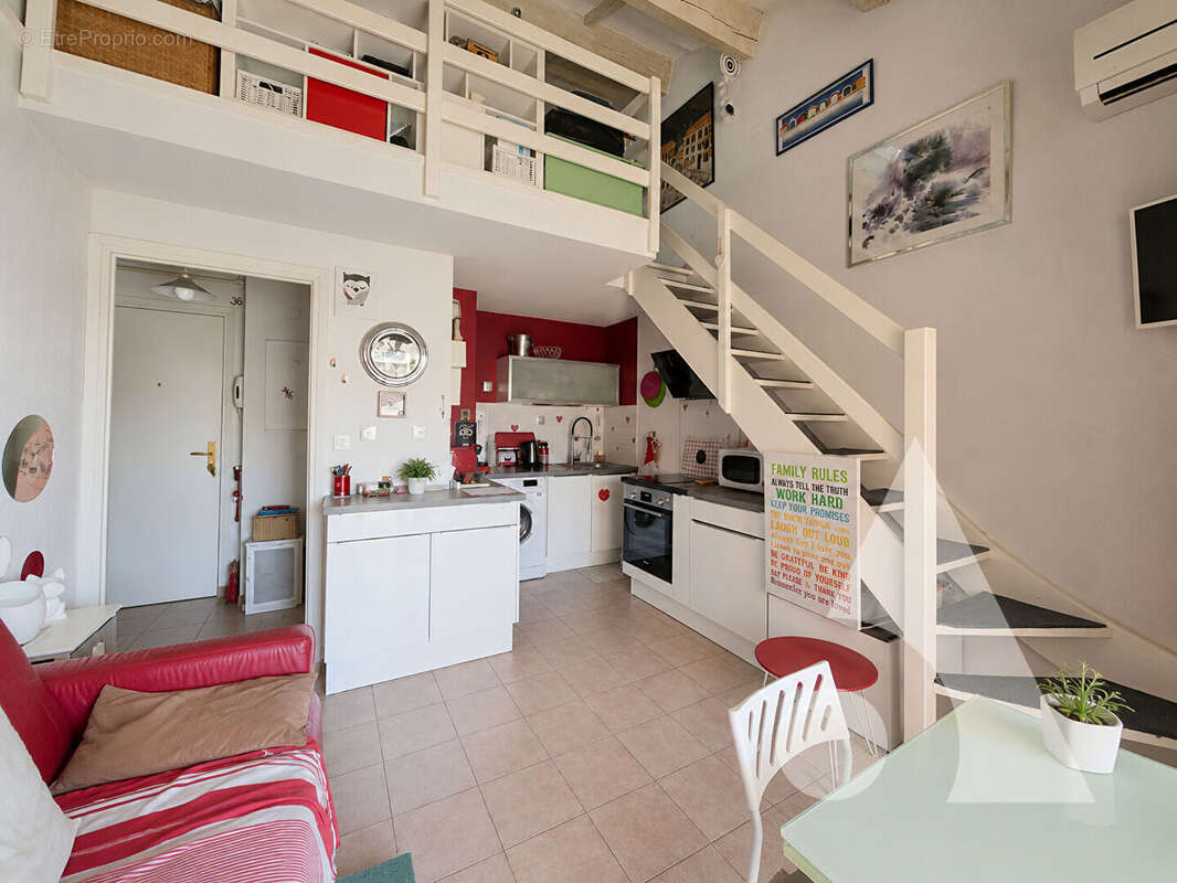 Appartement  t2 bis d'env. 46m² env.  - port frejus ii avec garage - photo 3