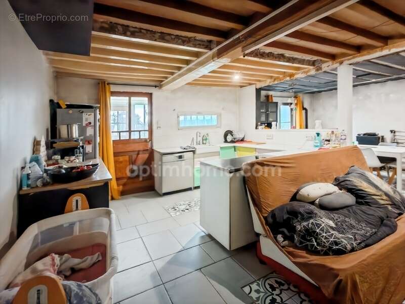 Maison à CHEVRIERES