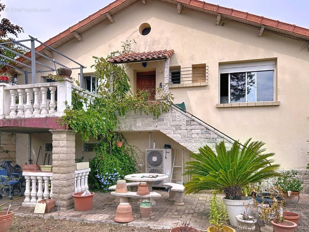 Maison à MONTELIMAR