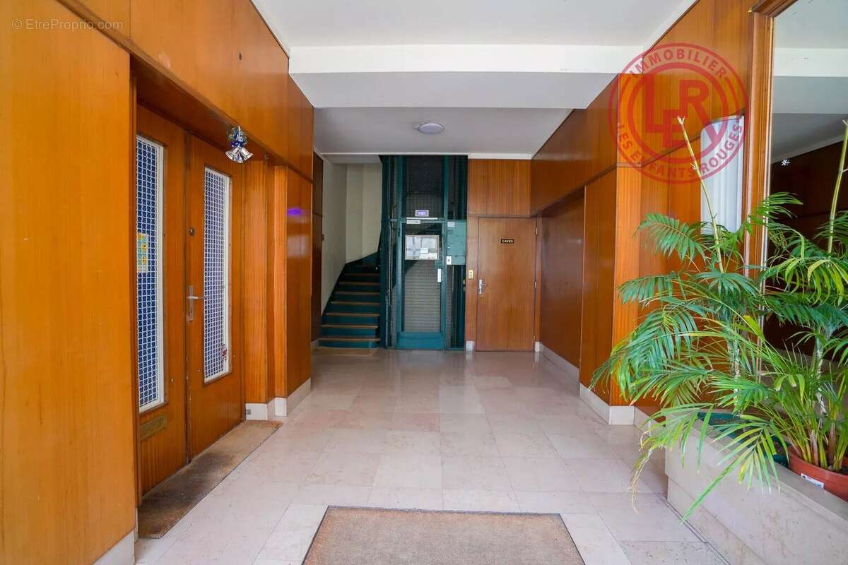 Appartement à PARIS-10E